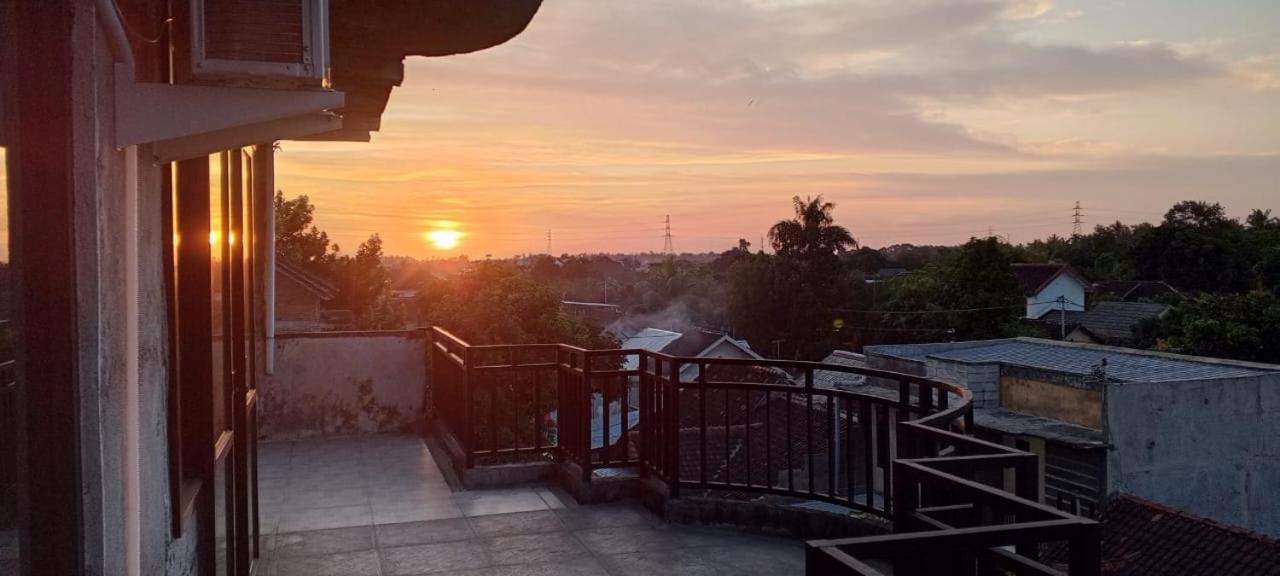 Feelhome Stay Midang Экстерьер фото